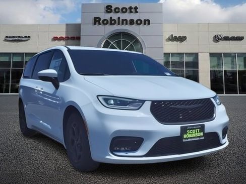 New 2023 Chrysler Pacifica Touring-L w/ S Appearance Package image 1