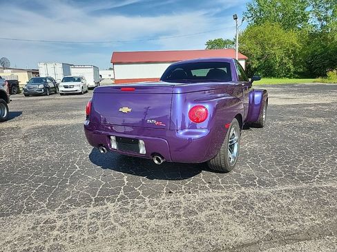 Used 2004 Chevrolet SSR w/ Preferred Equipment Group RWD image 5