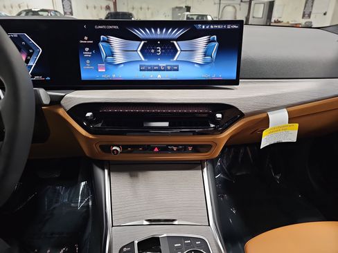 New 2026 BMW 330i Sedan w/ Premium Package image 21