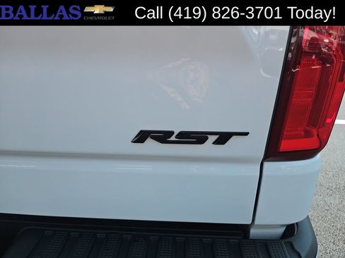 Certified 2022 Chevrolet Silverado 1500 RST w/ Redline Edition AWD/4WD image 31