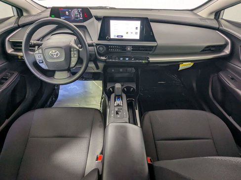Used 2025 Toyota Prius LE FWD image 37