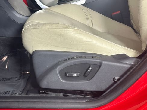 Used 2018 Volvo V60 T5 Dynamic w/ Vision Package image 23