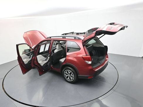 Used 2023 Subaru Forester Premium AWD/4WD image 48