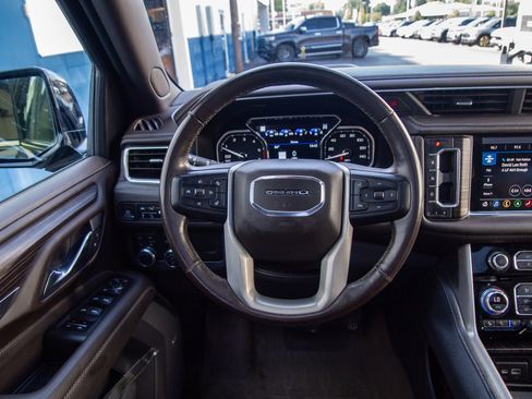 Used 2021 GMC Yukon XL Denali w/ Denali Premium Package AWD/4WD image 21