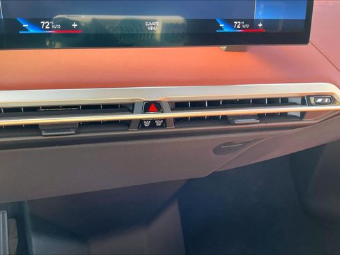 Used 2023 BMW iX xDrive50 w/ Premium Package image 34