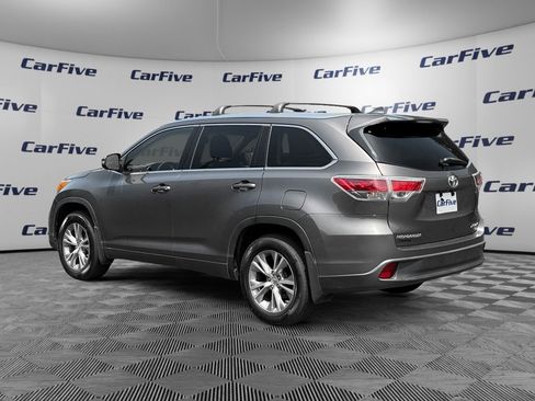 Used 2015 Toyota Highlander XLE AWD/4WD image 3