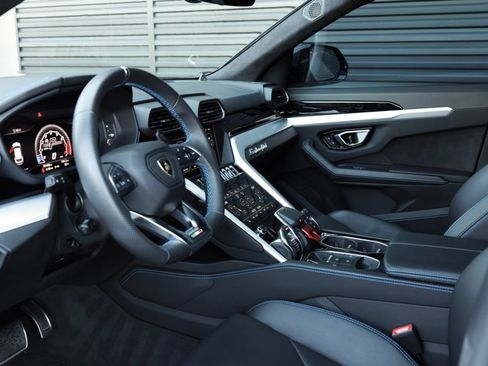 Used 2019 Lamborghini Urus AWD/4WD image 5