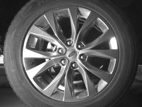 Used 2016 Ford F150 XLT AWD/4WD image 13