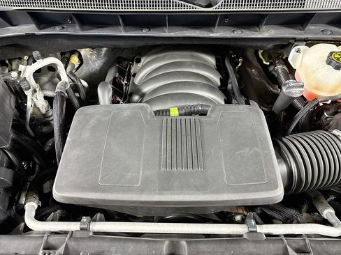 Used 2019 Chevrolet Silverado 1500 LTZ w/ LTZ Premium Package AWD/4WD image 35