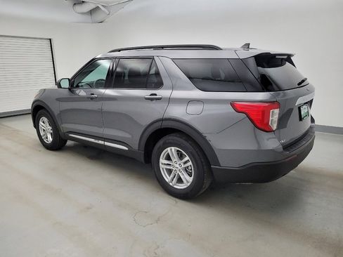 Used 2022 Ford Explorer XLT RWD image 3
