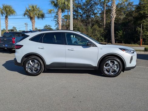 New 2026 Ford Escape ST-Line w/ Tech Pack #1 FWD image 3