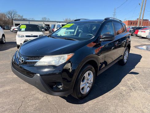 Used 2013 Toyota RAV4 LE image 3