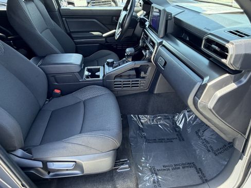 Certified 2025 Toyota 4Runner SR5 AWD/4WD image 11