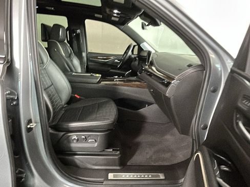 Used 2023 Cadillac Escalade Sport Platinum w/ LPO, ONYX Package AWD/4WD image 35