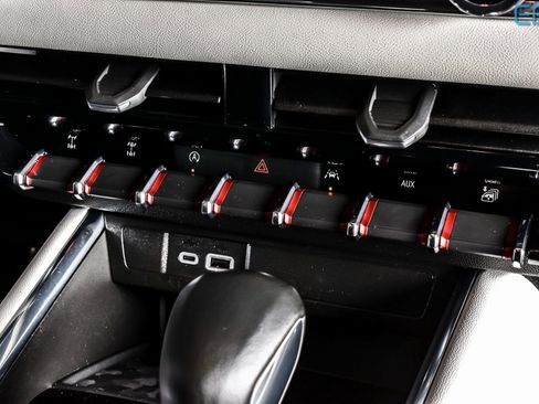 Used 2024 GMC Canyon AT4X image 25