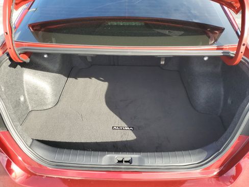 Used 2025 Nissan Altima 2.5 SR w/ SR Premium Package image 7