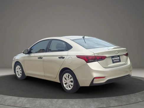 Used 2020 Hyundai Accent SE w/ Cargo Package FWD image 5