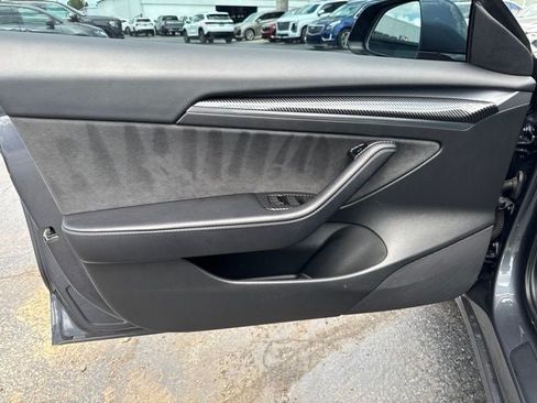 Used 2022 Tesla Model 3 Long Range AWD/4WD image 8