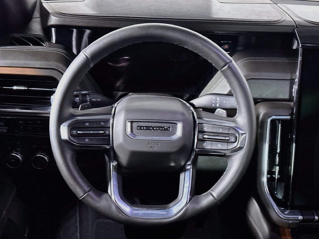 Used 2025 GMC Yukon XL Denali AWD/4WD image 13