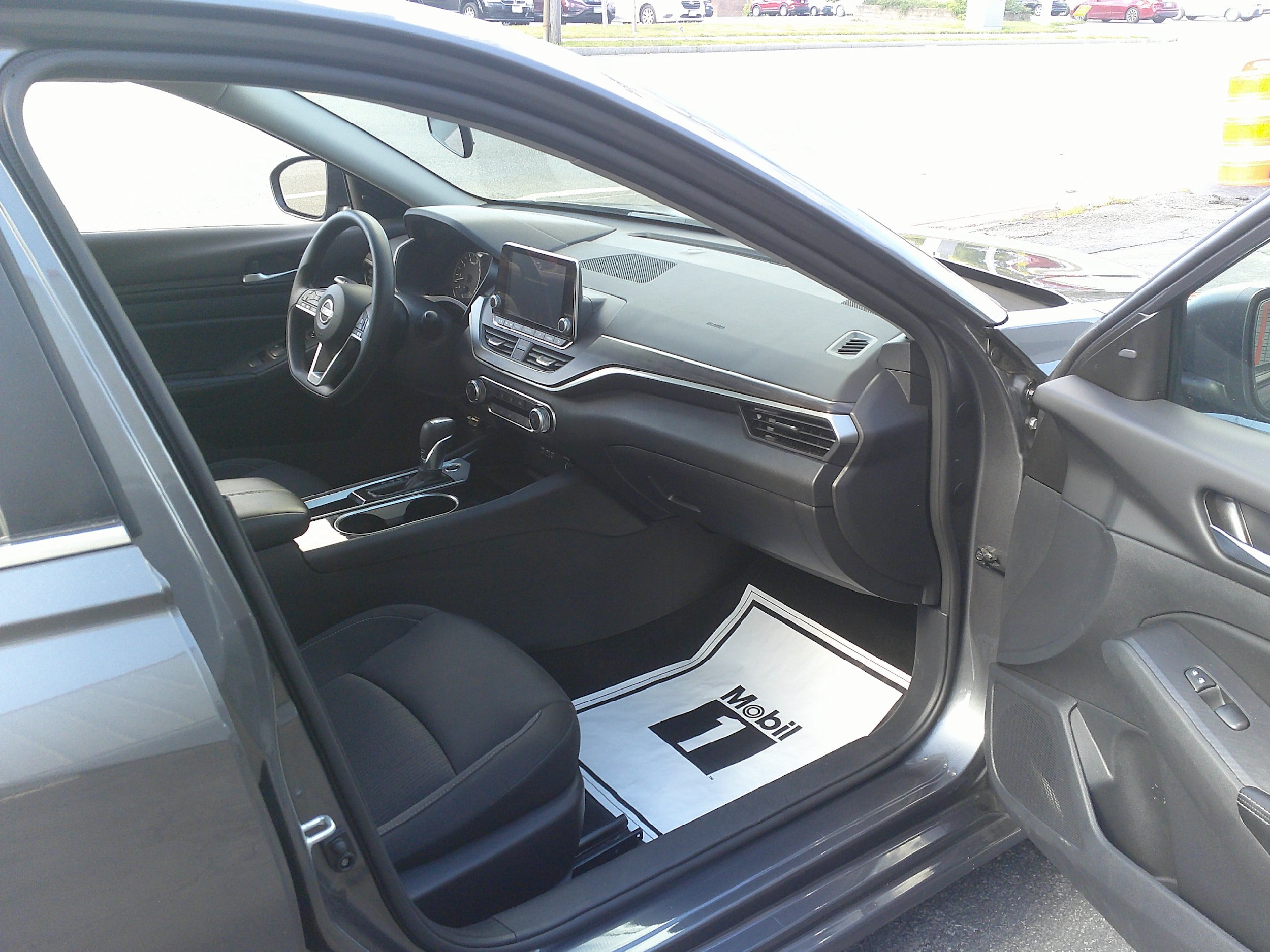 Used 2024 Nissan Altima 2.5 SV FWD image 28