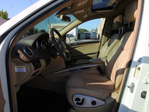 Used 2011 Mercedes-Benz GL 450 4MATIC image 9