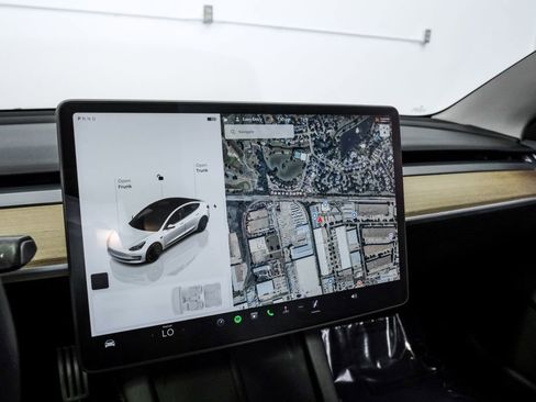 Used 2023 Tesla Model 3 Performance image 27