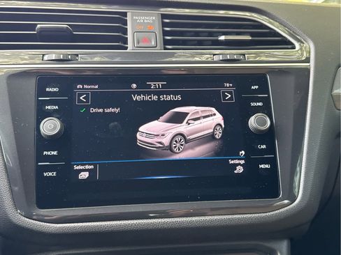 Used 2024 Volkswagen Tiguan SE w/ Panoramic Sunroof Package image 65