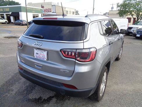 Used 2022 Jeep Compass Latitude w/ Convenience Group AWD/4WD image 13