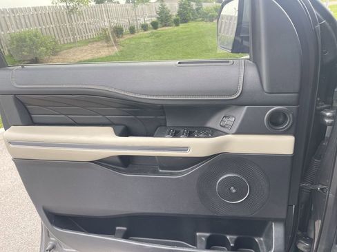 Used 2019 Ford Expedition Platinum AWD/4WD image 23