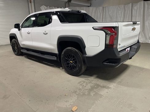 New 2025 Chevrolet Silverado EV LT image 5