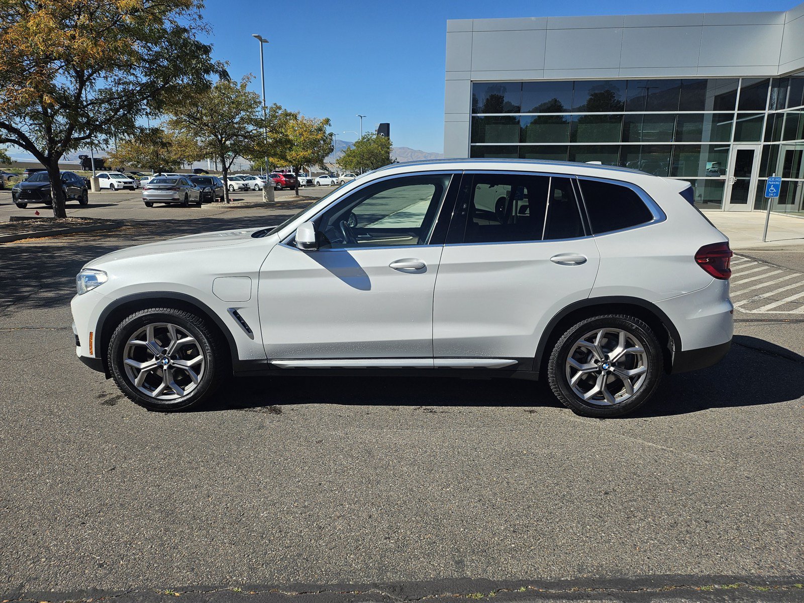 Used 2020 BMW X3 xDrive30e w/ Convenience Package AWD/4WD image 9