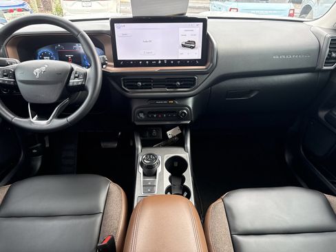 Certified 2025 Ford Bronco Sport Outer Banks w/ Outer Banks Tech Package+ AWD/4WD image 17