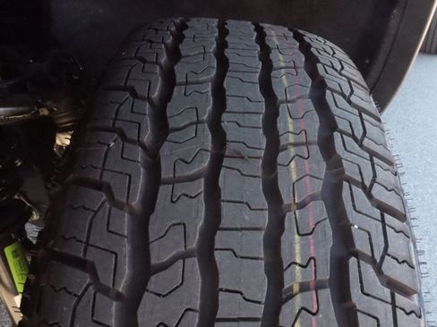 New 2026 GMC Canyon Elevation w/ Convenience Package image 17