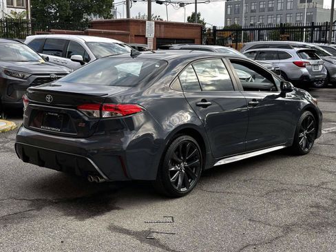 Used 2023 Toyota Corolla SE w/ SE Premium Package FWD image 6
