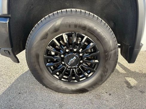 Used 2024 Chevrolet Silverado 3500 W/T image 13