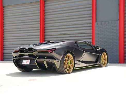 Used 2024 Lamborghini Revuelto AWD/4WD image 33