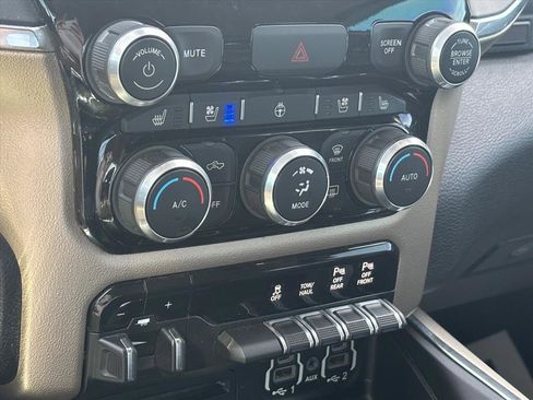 Used 2019 RAM 1500 Laramie image 19