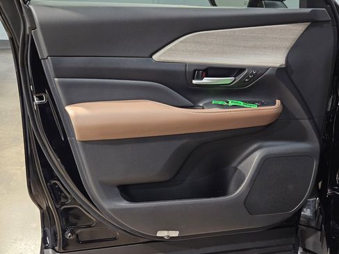 New 2026 Toyota Grand Highlander AWD image 11