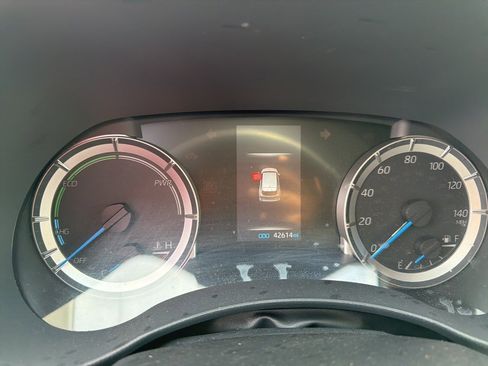 Used 2022 Toyota Highlander LE image 11