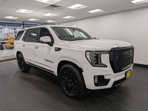Used 2021 GMC Yukon Denali w/ Denali Ultimate Package image 3