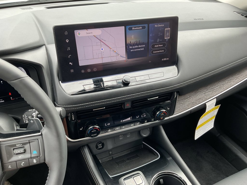 Used 2025 Nissan Rogue Platinum AWD/4WD image 14