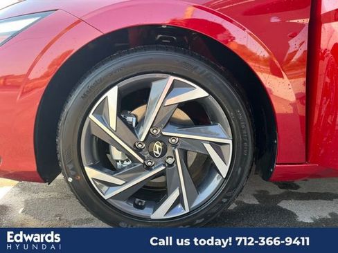 New 2025 Hyundai Elantra SEL image 14