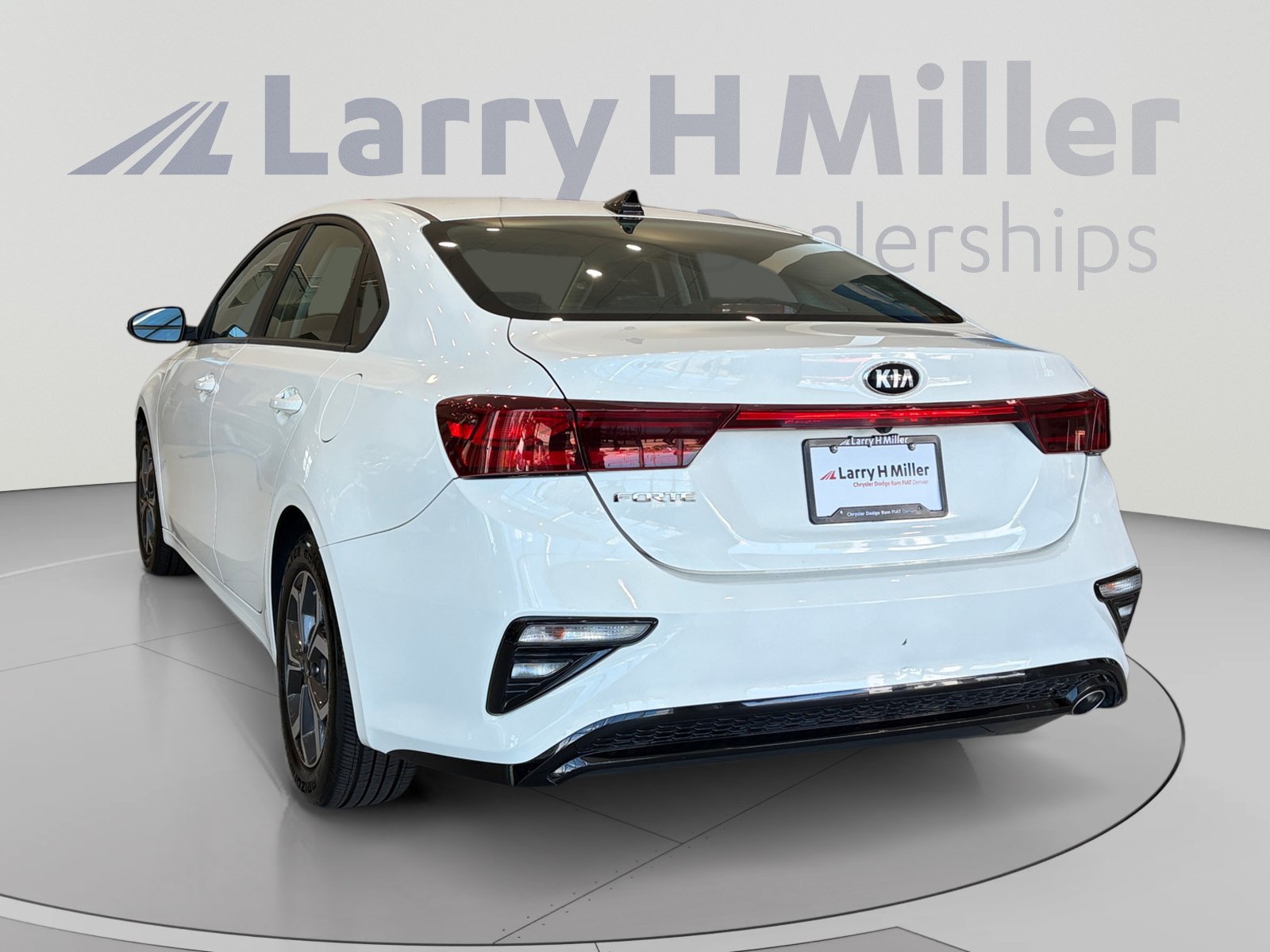 Used 2021 Kia Forte LXS FWD image 3