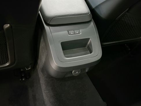 Used 2025 Volvo S60 B5 Core image 29