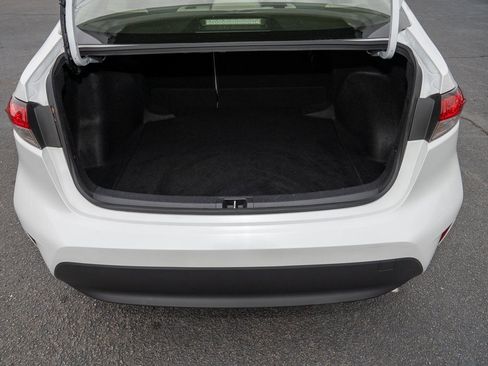 Certified 2025 Toyota Corolla LE image 5