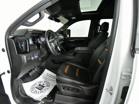 Used 2025 GMC Sierra 2500 AT4 w/ AT4 Premium Plus Package image 5