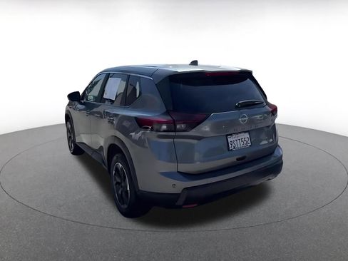 Used 2025 Nissan Rogue SV FWD image 11