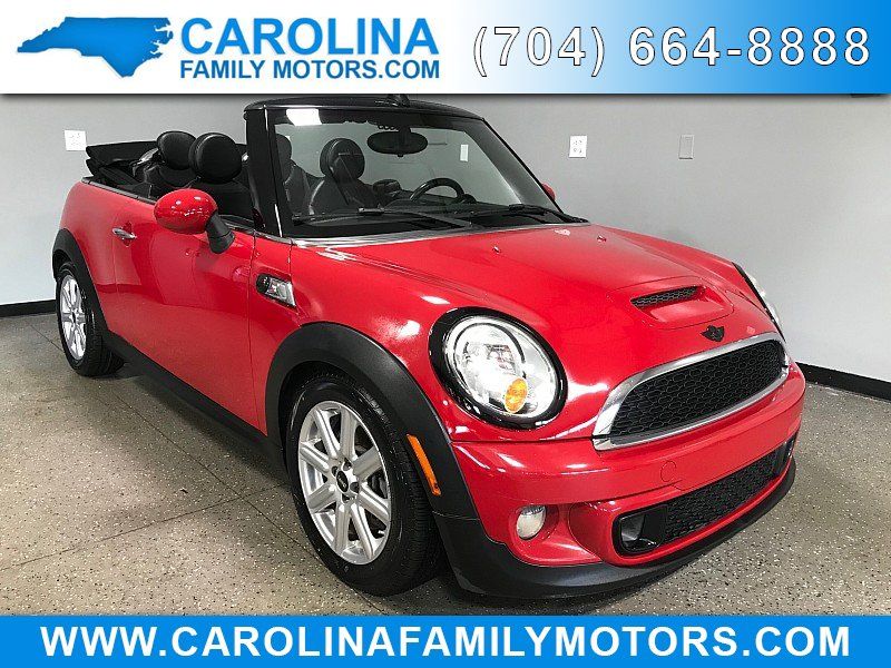 Used 2013 MINI Cooper S w/ Technology Pkg 2 FWD image 1