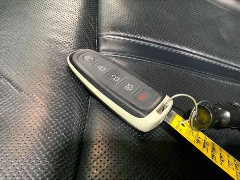 Used 2017 Lincoln Navigator Select RWD image 10