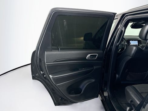 Used 2020 Jeep Grand Cherokee Altitude RWD image 26